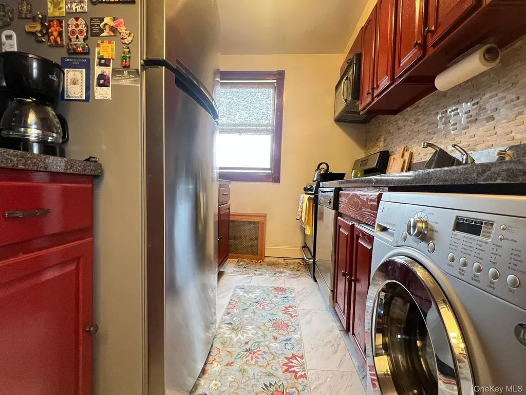19640 67th Avenue Fresh Meadows NY 11365