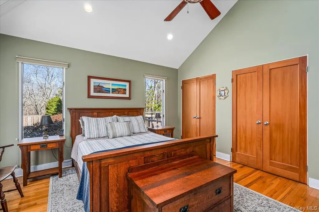 24 Tanglewood Trail Hampton Bays NY 11946