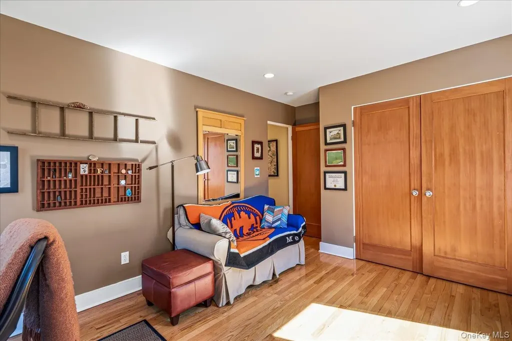 24 Tanglewood Trail Hampton Bays NY 11946