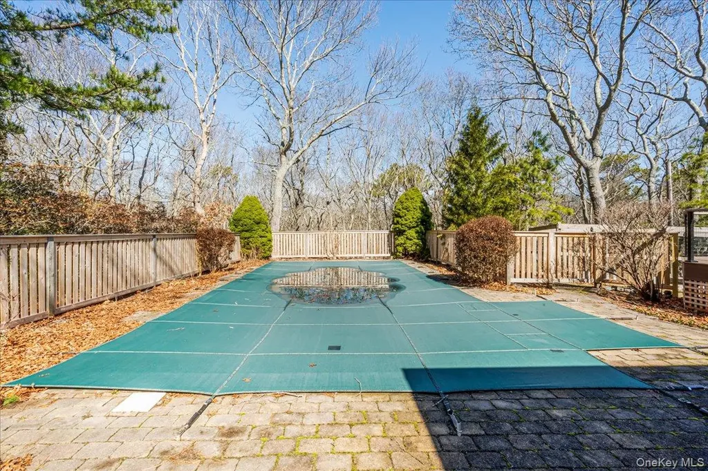 24 Tanglewood Trail Hampton Bays NY 11946