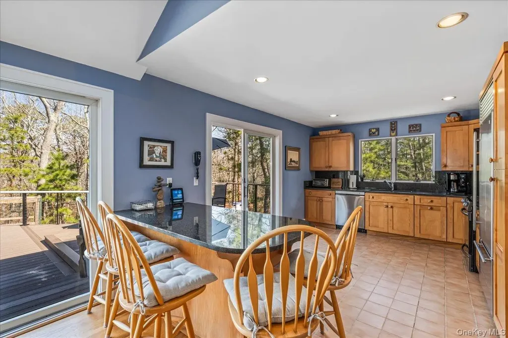 24 Tanglewood Trail Hampton Bays NY 11946