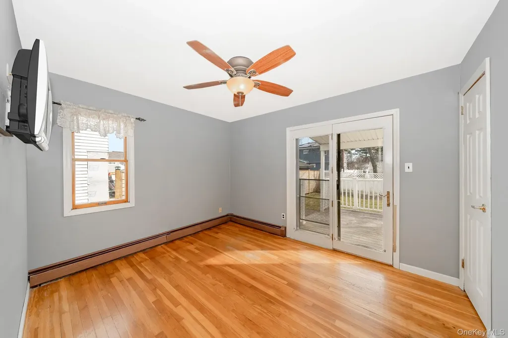 30 Poplar Avenue Farmingdale NY 11735