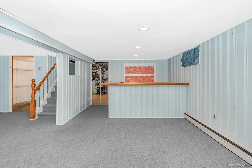30 Poplar Avenue Farmingdale NY 11735
