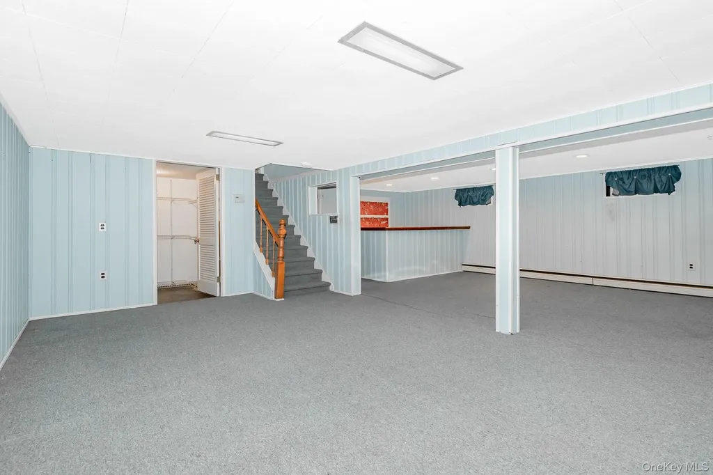 30 Poplar Avenue Farmingdale NY 11735