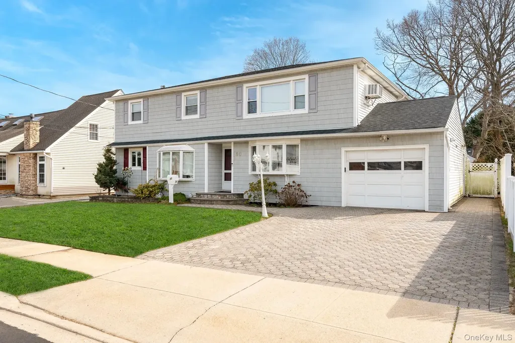 30 Poplar Avenue Farmingdale NY 11735