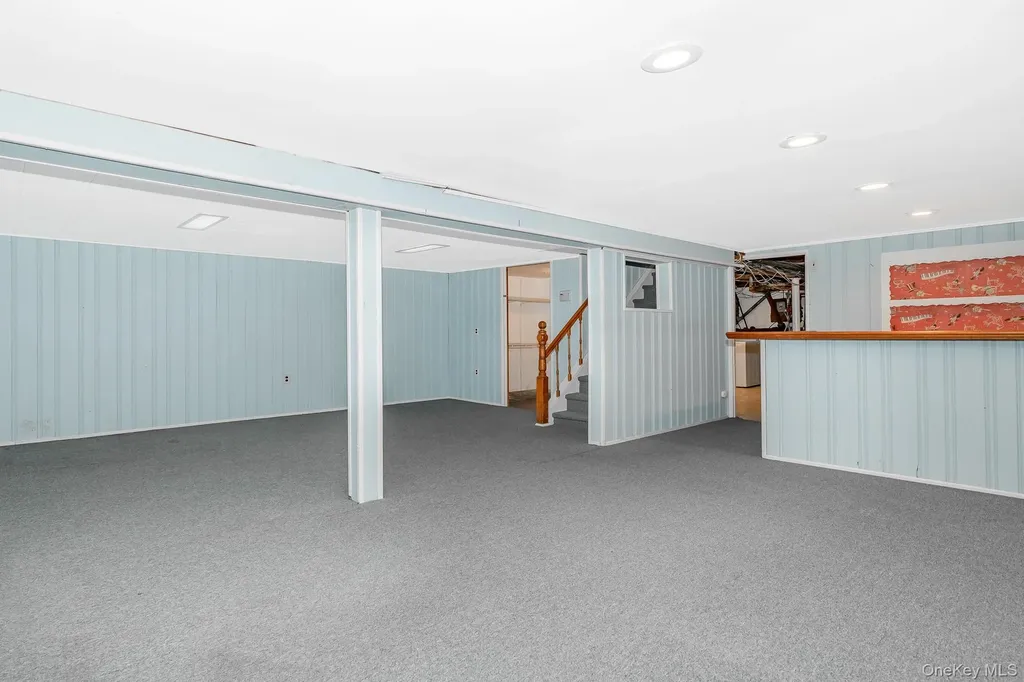 30 Poplar Avenue Farmingdale NY 11735