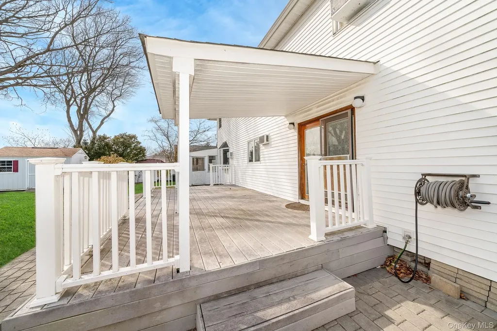 30 Poplar Avenue Farmingdale NY 11735