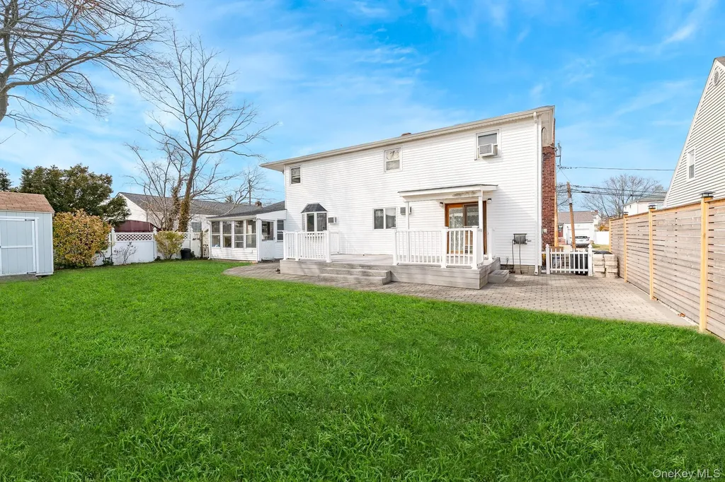 30 Poplar Avenue Farmingdale NY 11735
