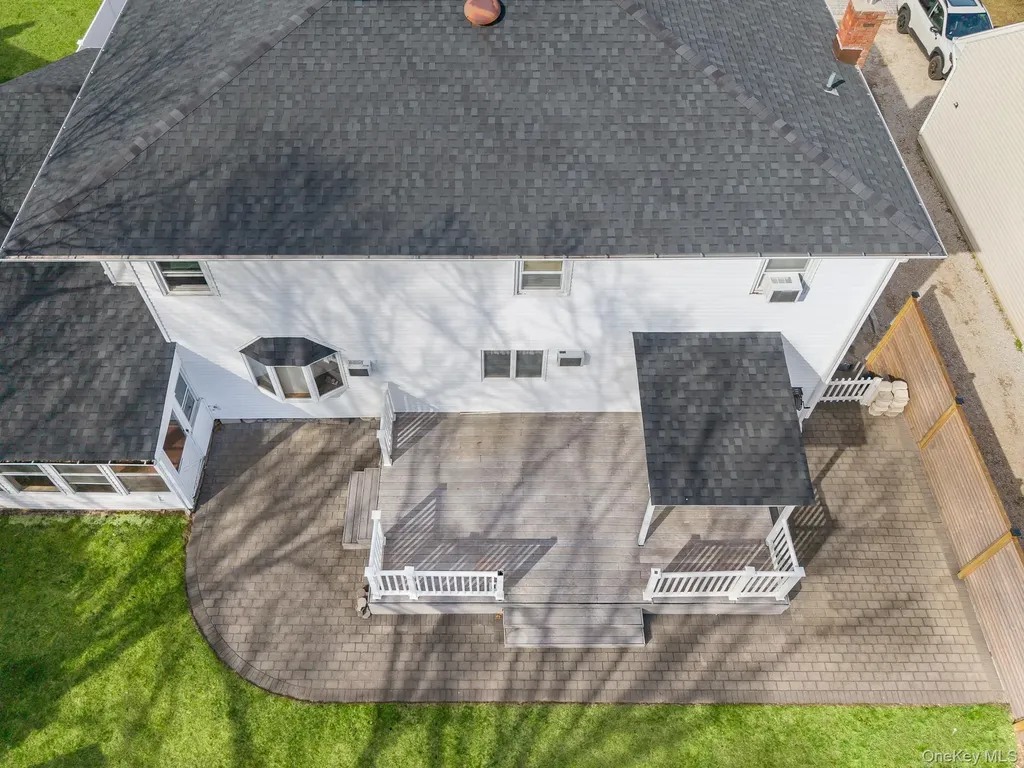 30 Poplar Avenue Farmingdale NY 11735