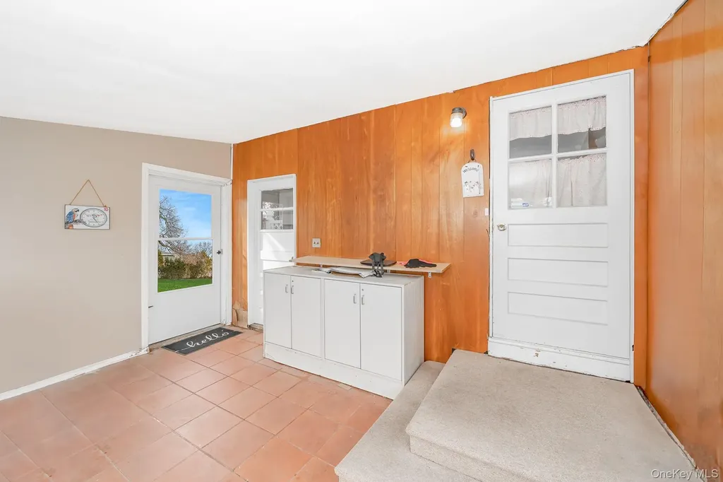 30 Poplar Avenue Farmingdale NY 11735