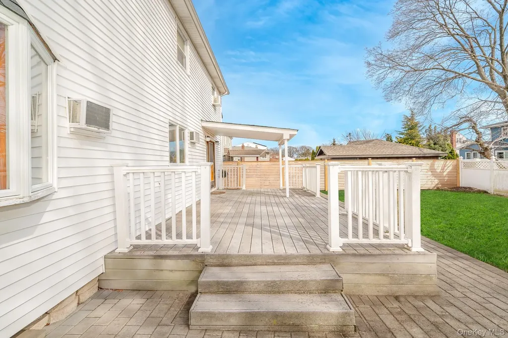 30 Poplar Avenue Farmingdale NY 11735