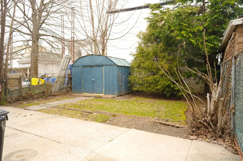 80-33 90th Road Woodhaven NY 11421