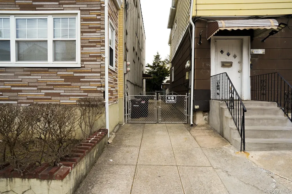 80-33 90th Road Woodhaven NY 11421