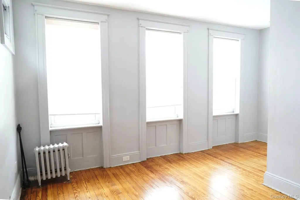 80-33 90th Road Woodhaven NY 11421