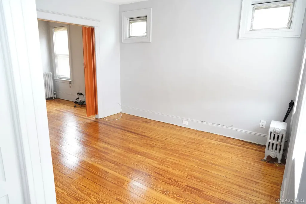 80-33 90th Road Woodhaven NY 11421