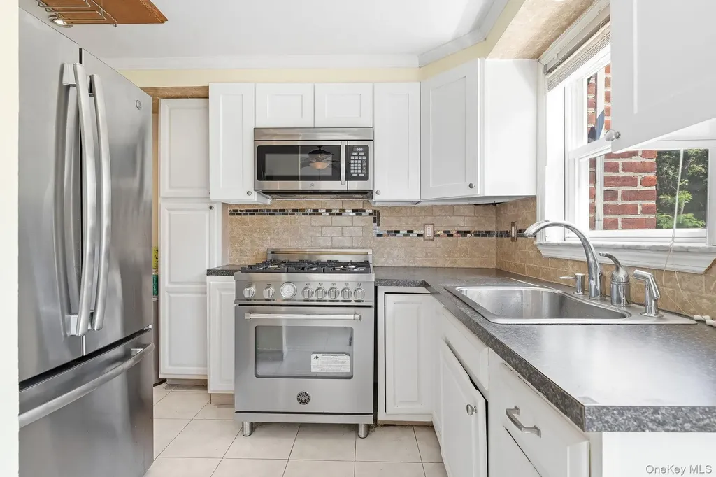 1822 Delancey Place Bronx NY 10462