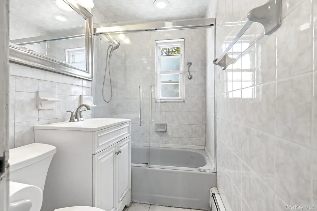 1822 Delancey Place Bronx NY 10462