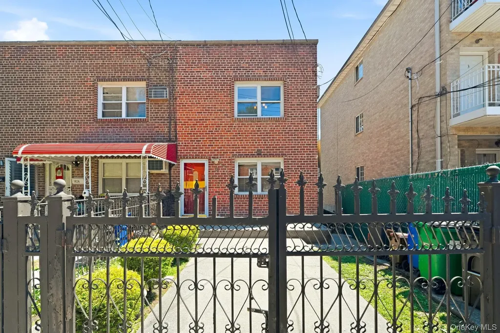 1822 Delancey Place Bronx NY 10462