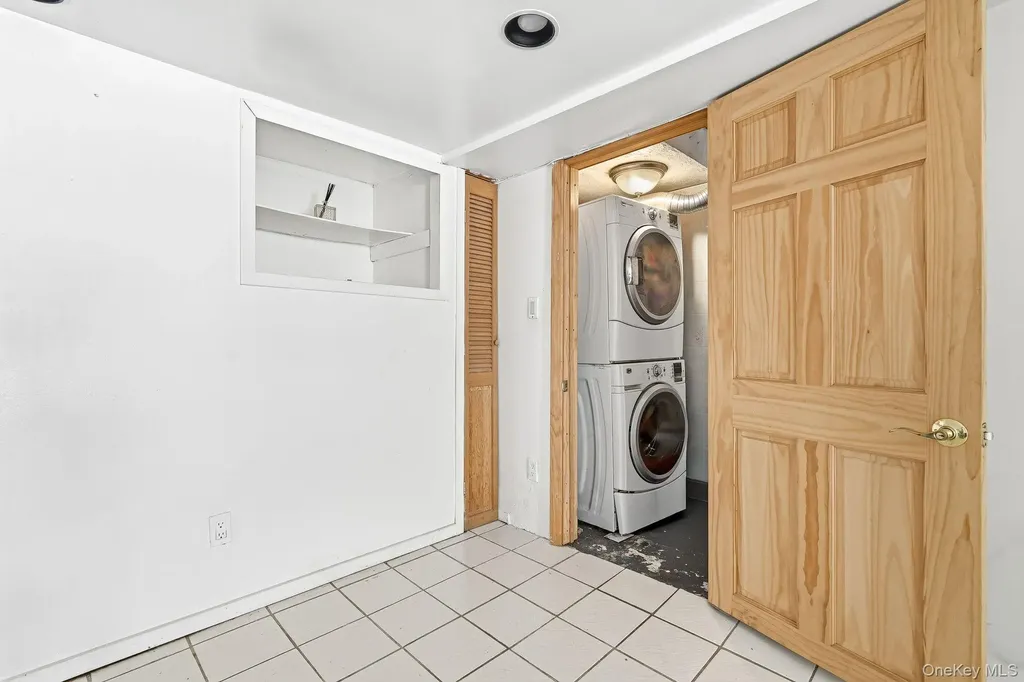 1822 Delancey Place Bronx NY 10462