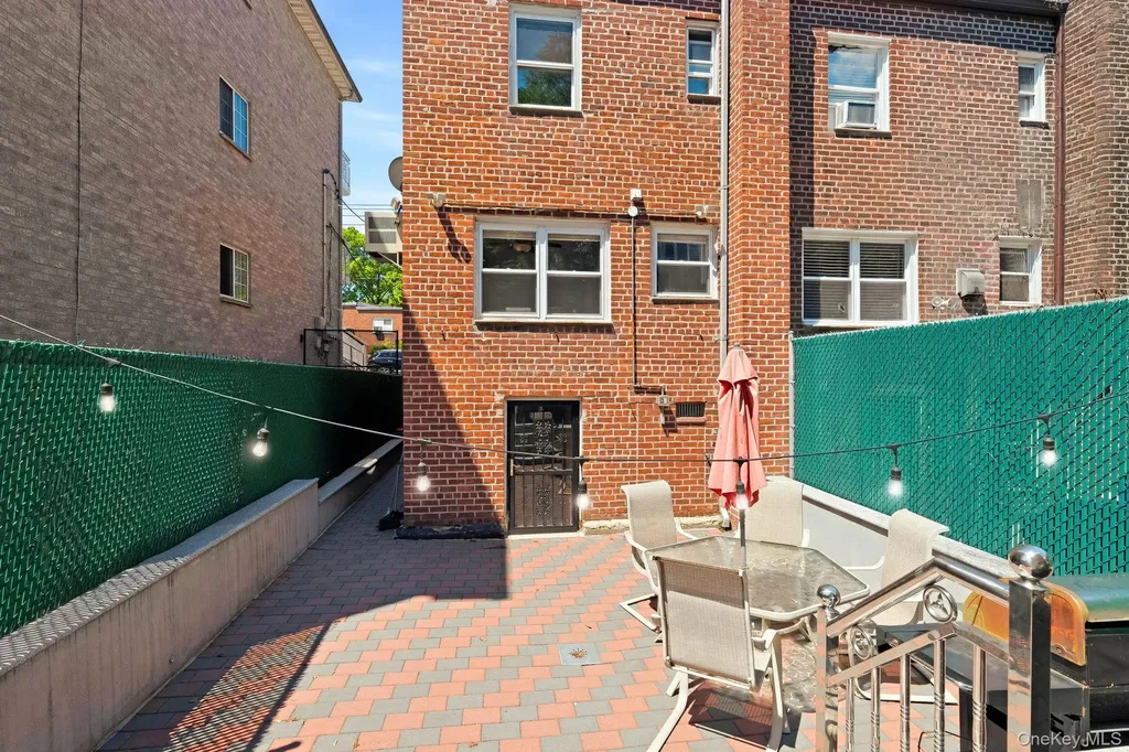 1822 Delancey Place Bronx NY 10462