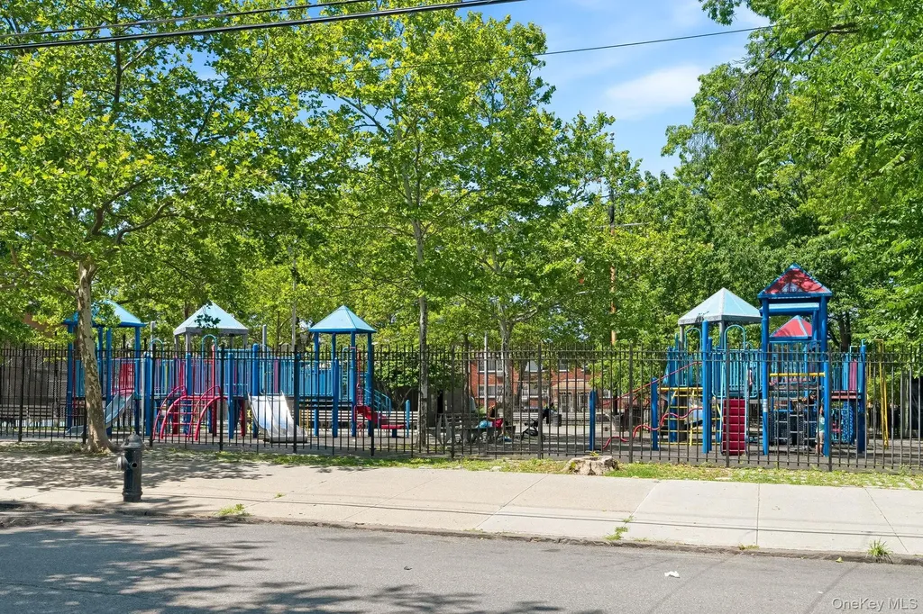 1822 Delancey Place Bronx NY 10462