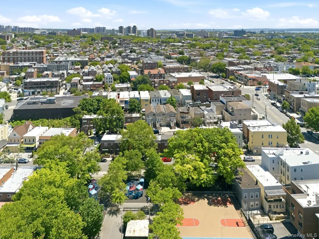 1822 Delancey Place Bronx NY 10462