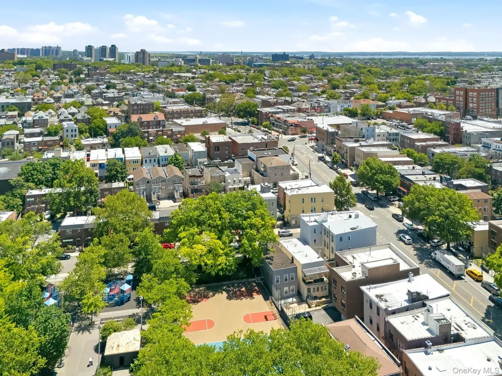 1822 Delancey Place Bronx NY 10462
