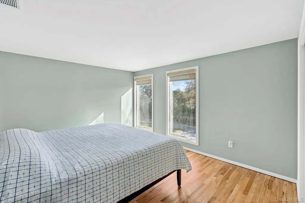 39 Tanners Neck Lane Westhampton NY 11977