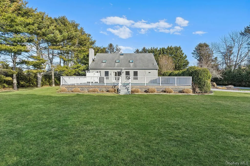 39 Tanners Neck Lane Westhampton NY 11977