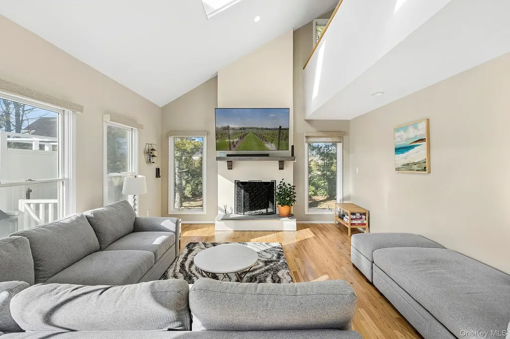 39 Tanners Neck Lane Westhampton NY 11977