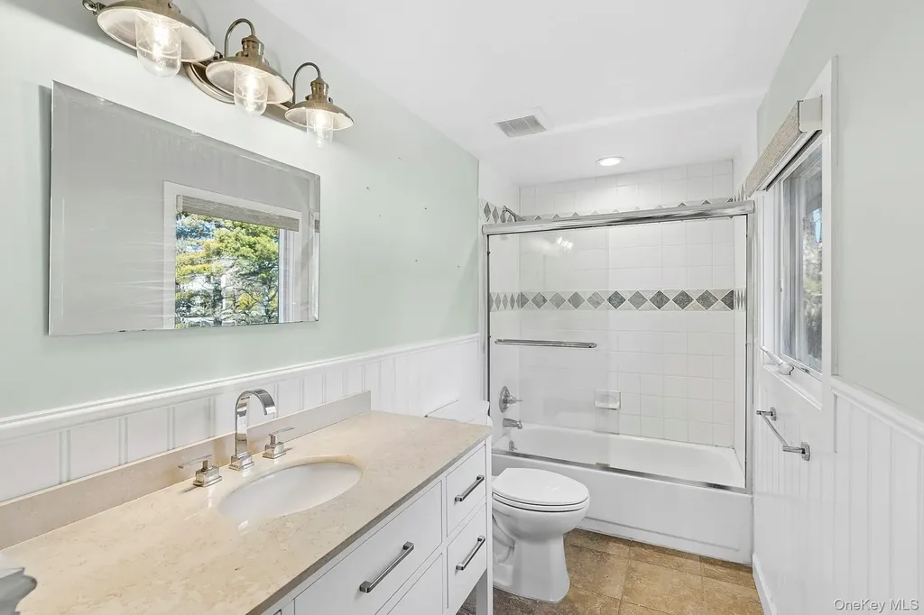 39 Tanners Neck Lane Westhampton NY 11977