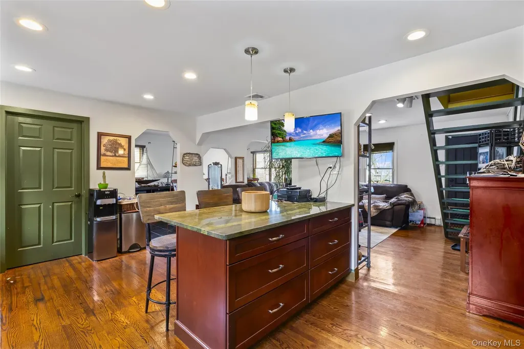 2 Burnett Avenue Bay Shore NY 11706