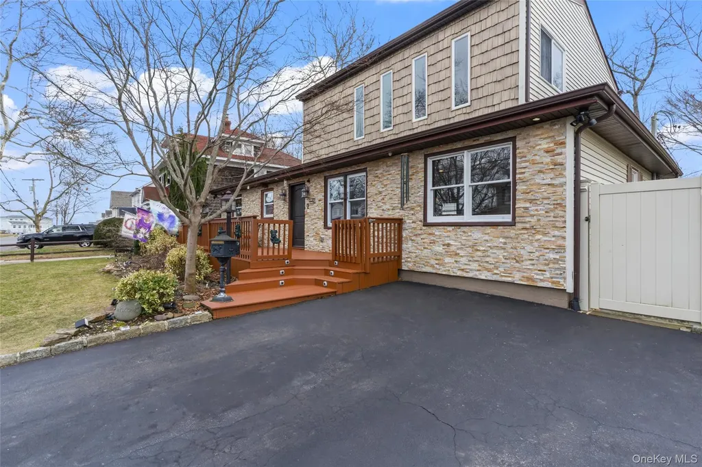 2 Burnett Avenue Bay Shore NY 11706
