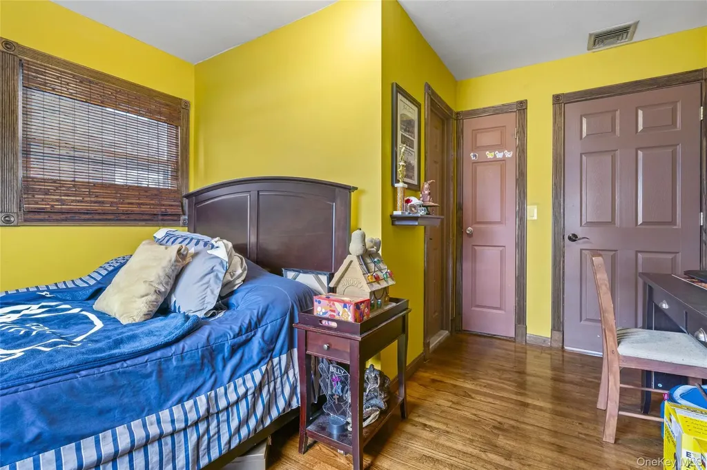 2 Burnett Avenue Bay Shore NY 11706