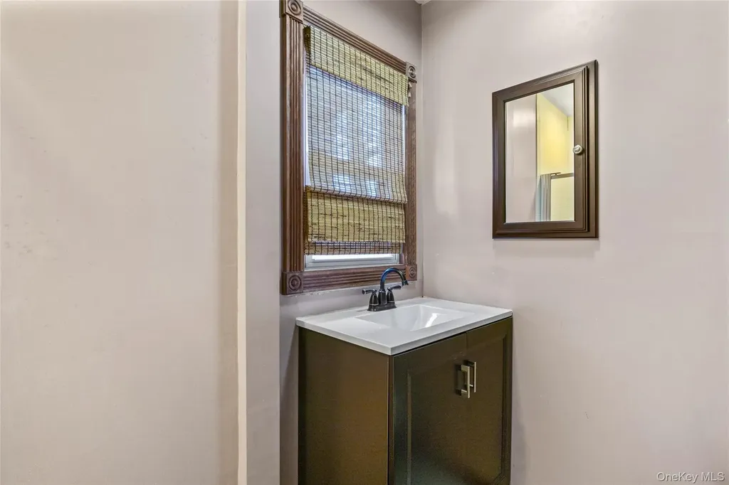 2 Burnett Avenue Bay Shore NY 11706