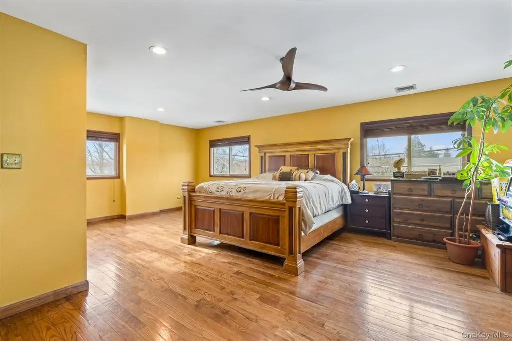 2 Burnett Avenue Bay Shore NY 11706