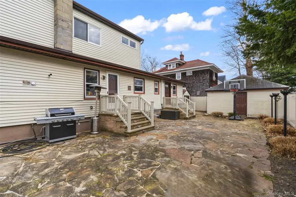2 Burnett Avenue Bay Shore NY 11706
