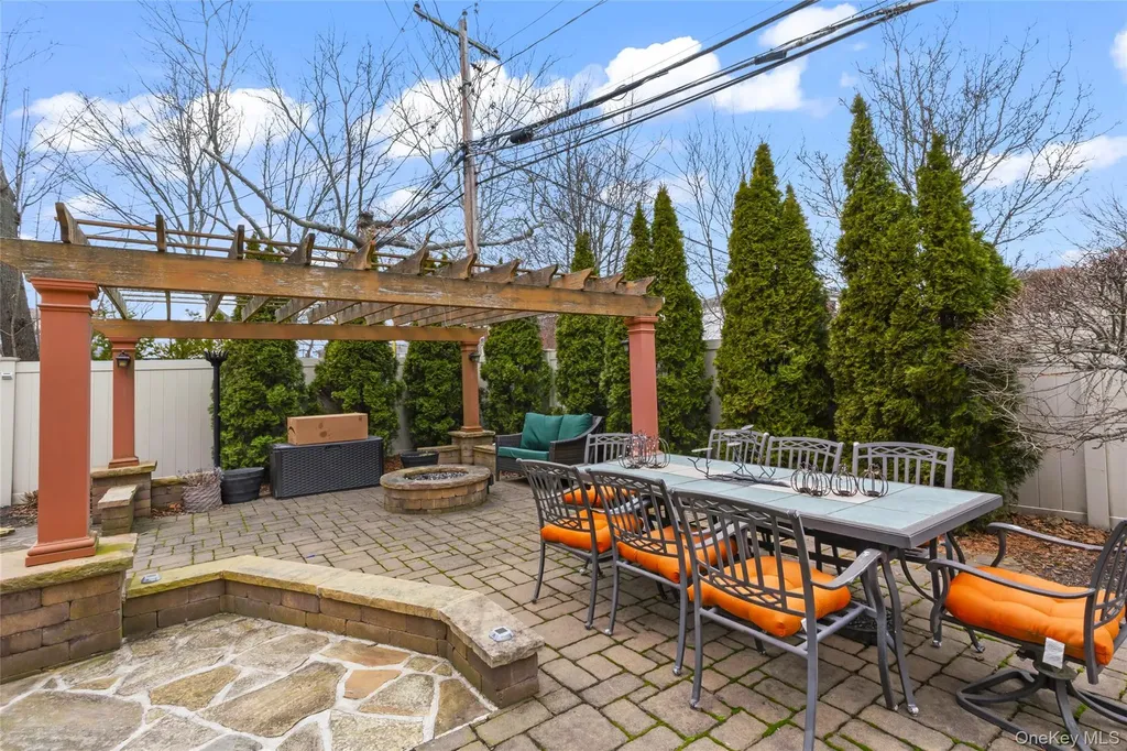 2 Burnett Avenue Bay Shore NY 11706