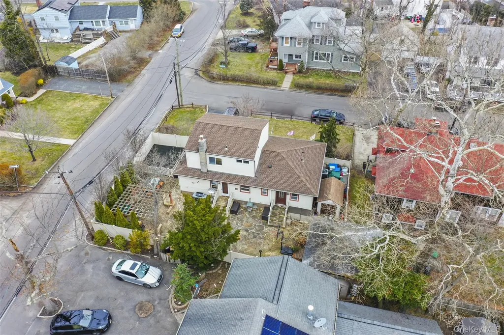 2 Burnett Avenue Bay Shore NY 11706