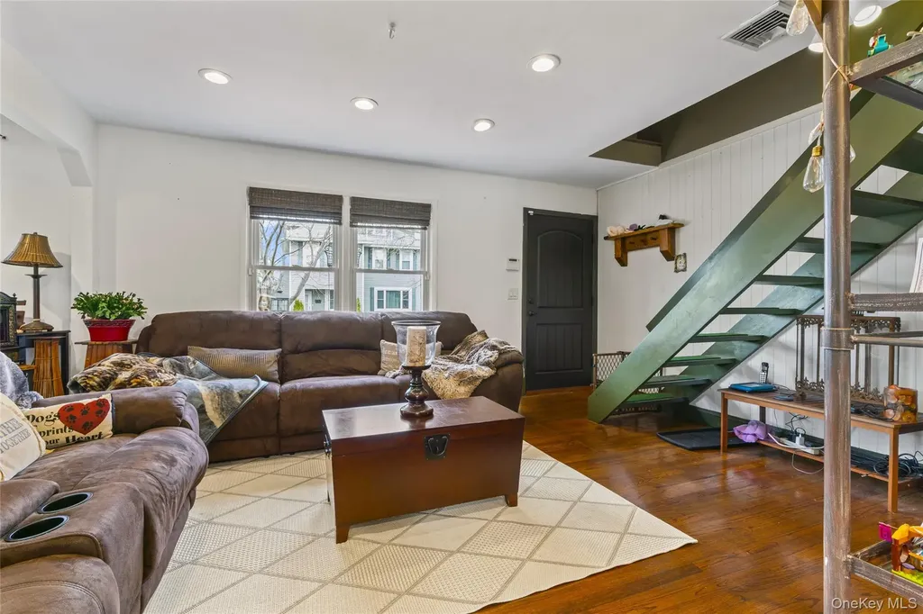 2 Burnett Avenue Bay Shore NY 11706