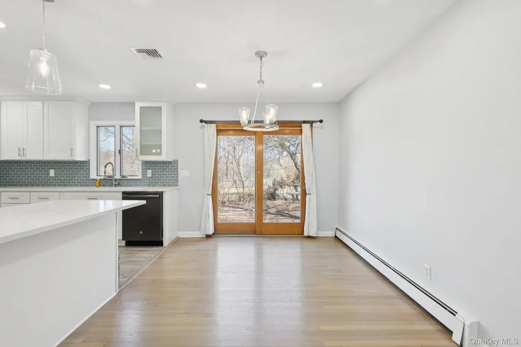 159 Chestnut Circle Northport NY 11768
