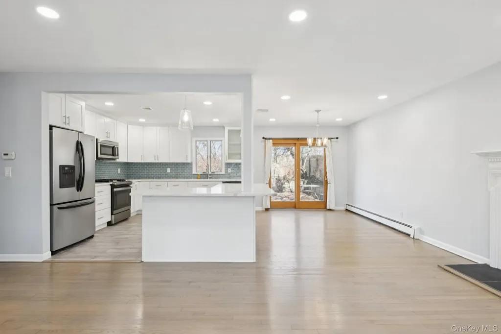 159 Chestnut Circle Northport NY 11768