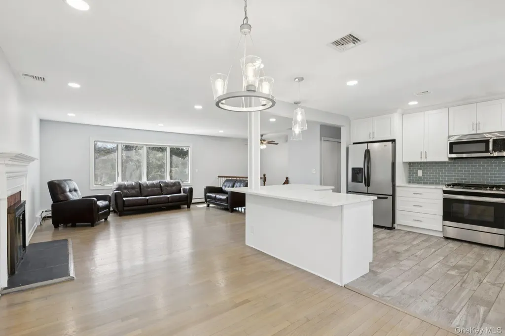 159 Chestnut Circle Northport NY 11768