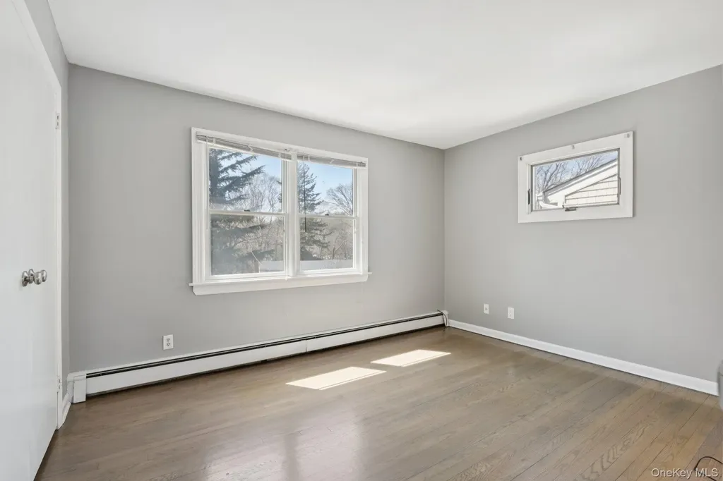 159 Chestnut Circle Northport NY 11768