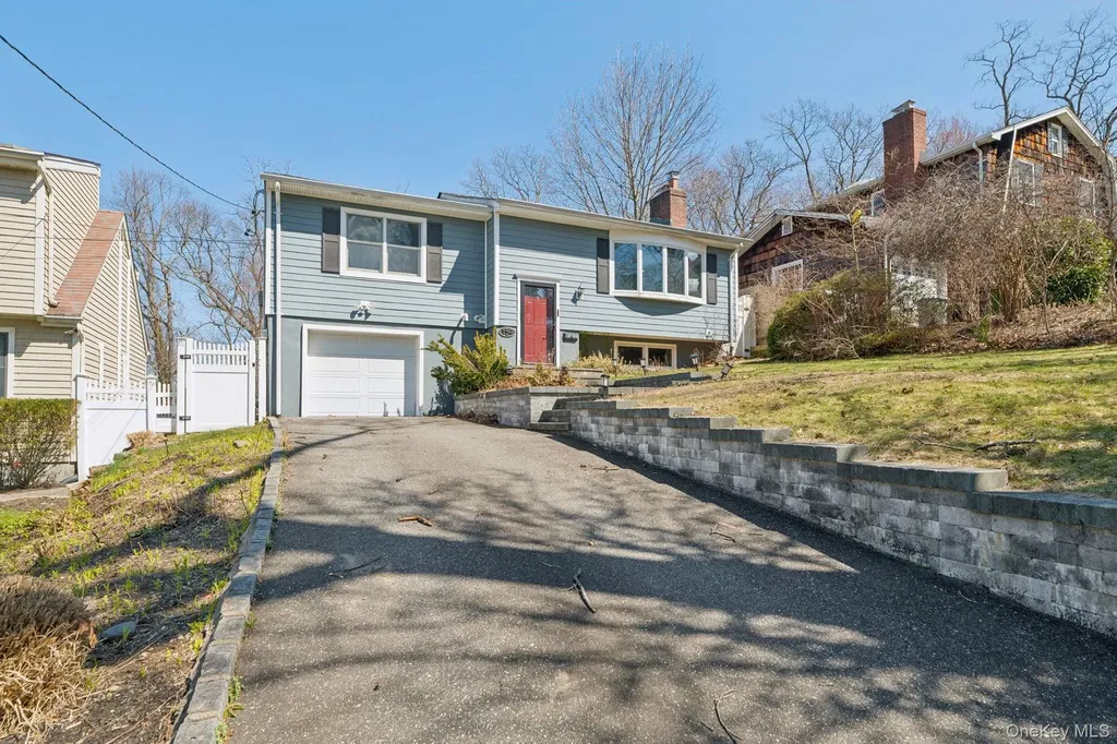159 Chestnut Circle Northport NY 11768