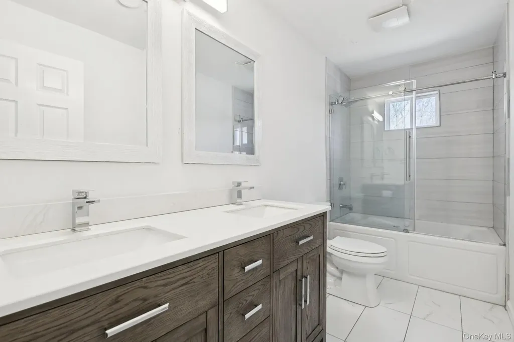 159 Chestnut Circle Northport NY 11768