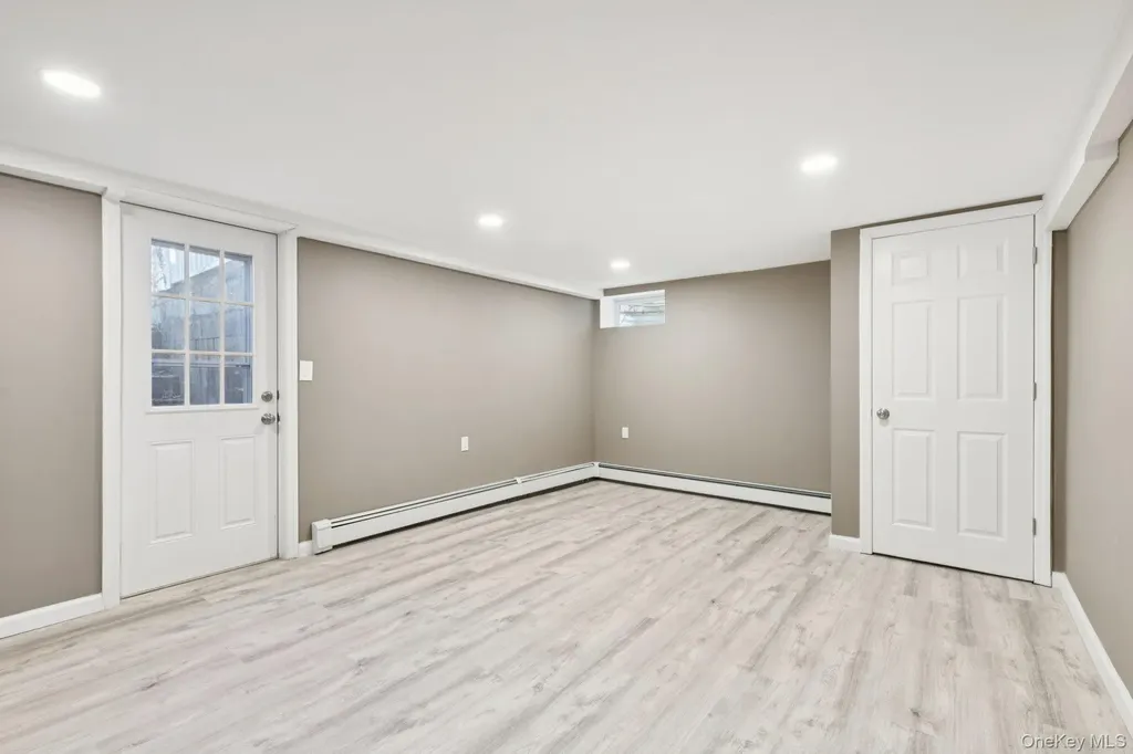 159 Chestnut Circle Northport NY 11768