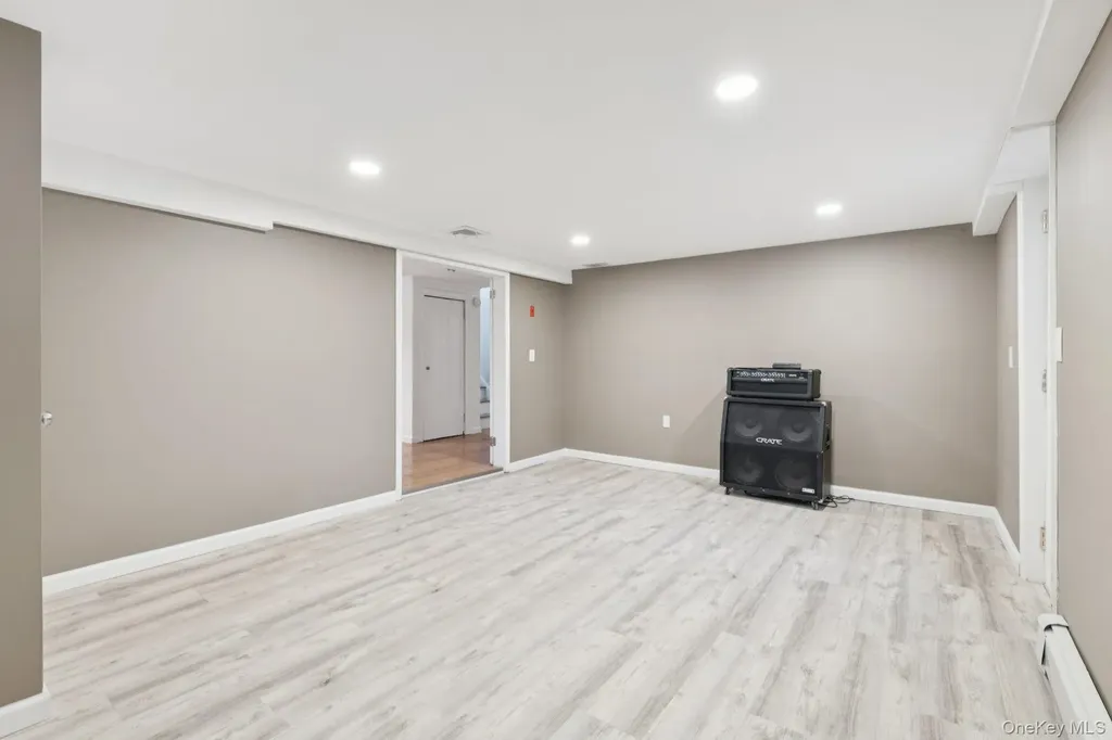159 Chestnut Circle Northport NY 11768