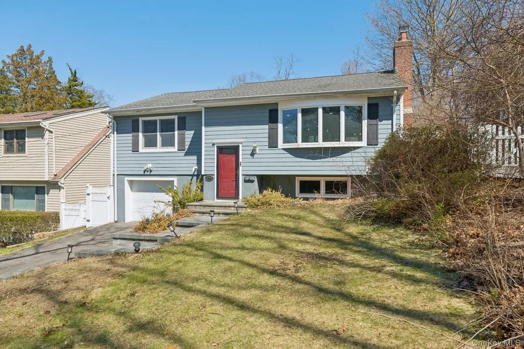 159 Chestnut Circle Northport NY 11768