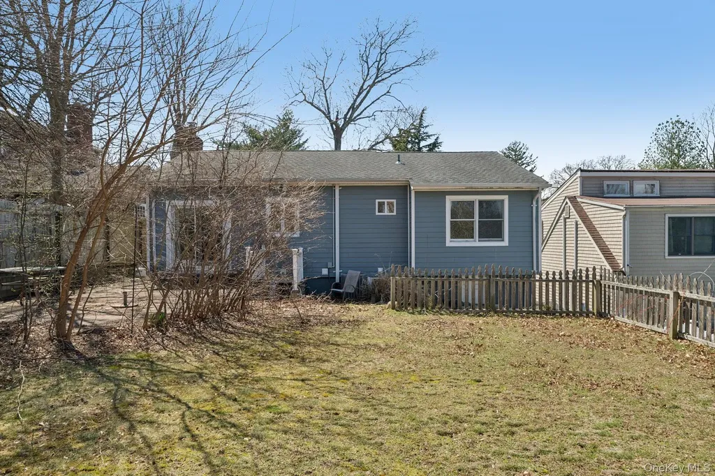 159 Chestnut Circle Northport NY 11768